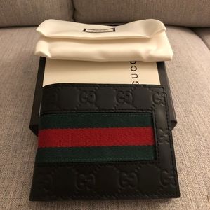 Gucci Men Black Matte Bifold Wallet